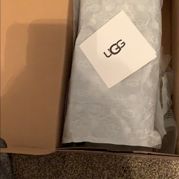 NIB UGG Slides sz9 - Picture 2 of 4